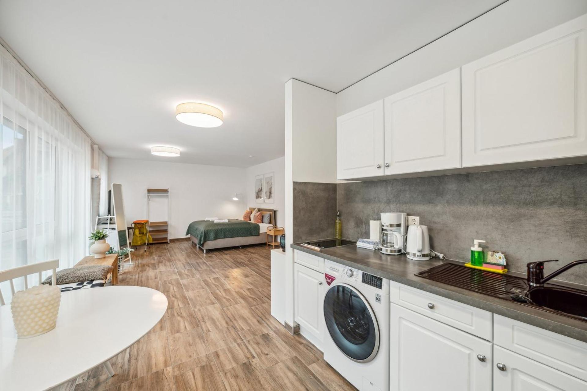 Sali Homes Elegant And Stylish Retreat In Heart Of Bayreuth, Close To River Екстериор снимка